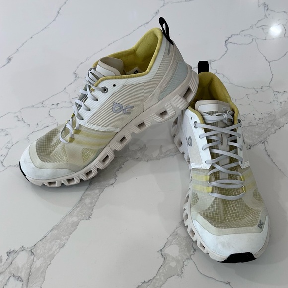 ON Running Cloud X Sneakers - Picture 2 of 8